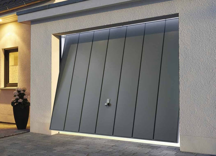 Гаражни врати Berry тип “летящо крило”